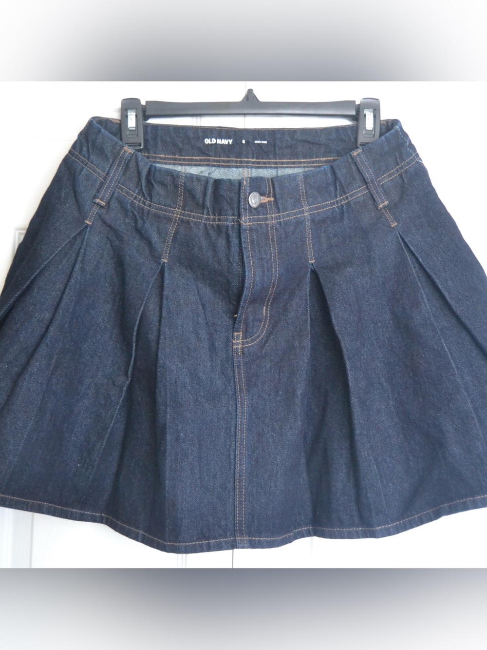 BRAND NEW Old Navy Dark Blue Denim Pleated Mini Skirt